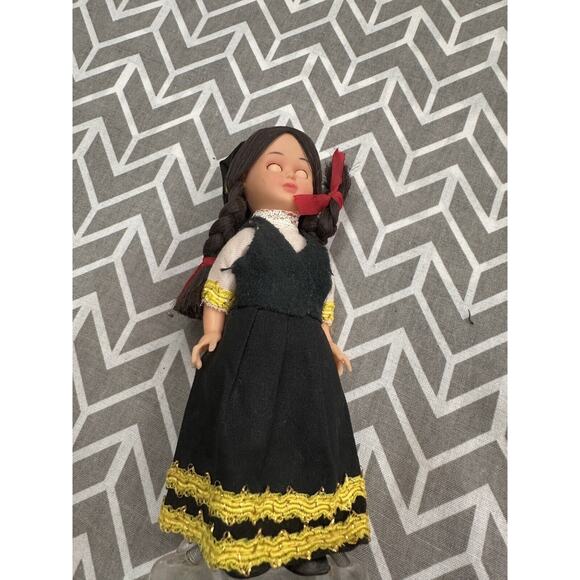 Vintage 1950s Nationality Doll with Sleepy Eyes 5.75”, Greece - Picture 5 of 5